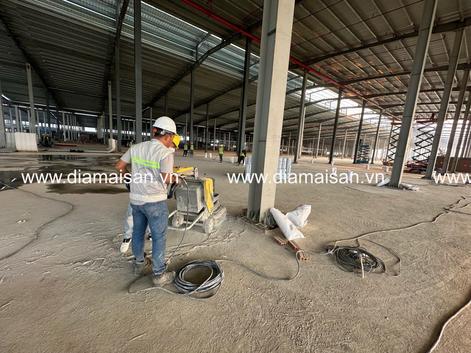 Quy trình đánh bóng sàn bê tông chuyên nghiệp