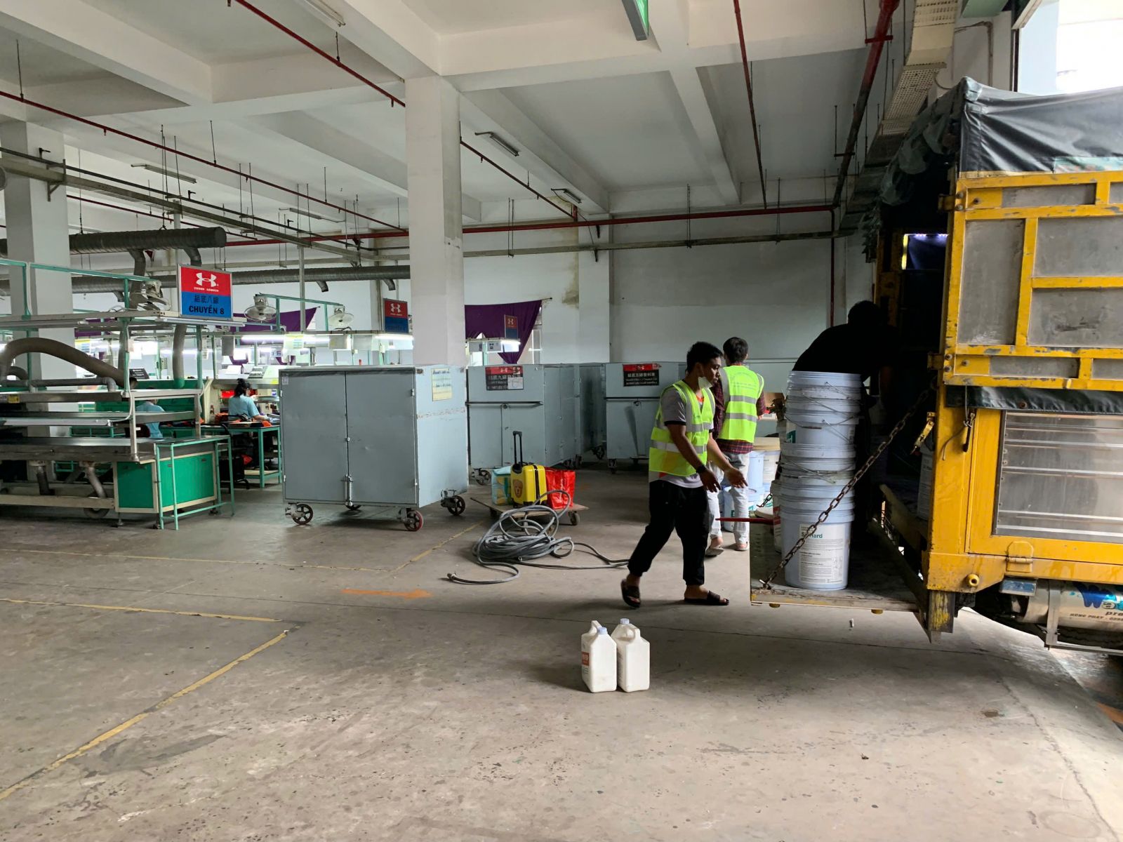 Chuẩn bị thiết bị, vật liệu mài sàn tăng cứng phù hợp